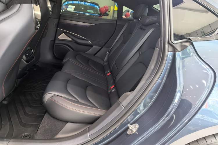 Used Xiaomi Auto SU7 2024 Four-Wheel Drive Ultra-Long Range Advanced Intelligent Driving Max Edition