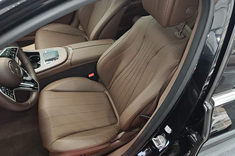 Used Mercedes-Benz E-Class 2023 Updated E 300 L Fashion Edition Left Front Seat