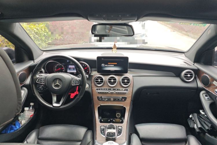 Used Mercedes-Benz GLC 2016 GLC 300 4MATIC Luxury Model Interior 2