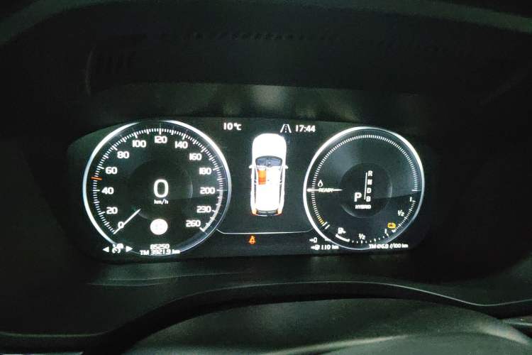 Used Volvo XC60 New Energy 2019 T8 E-Drive Hybrid Intelligent Luxury Sport Edition China V Standard
