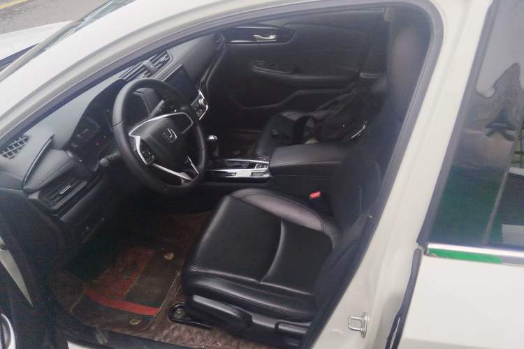 Used Honda Crider 2022 180Turbo CVT Luxury Edition Left Front Seat