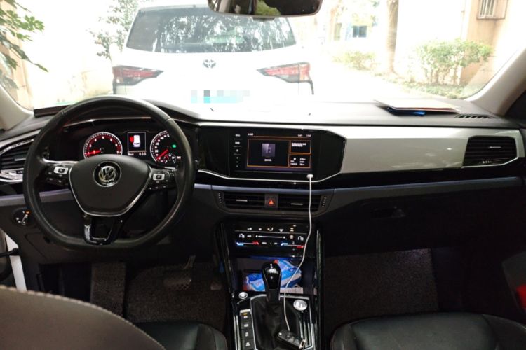 Used Volkswagen Tayron 2020 330TSI Two-Wheel Drive Luxury Smart Connectivity Version Center Console