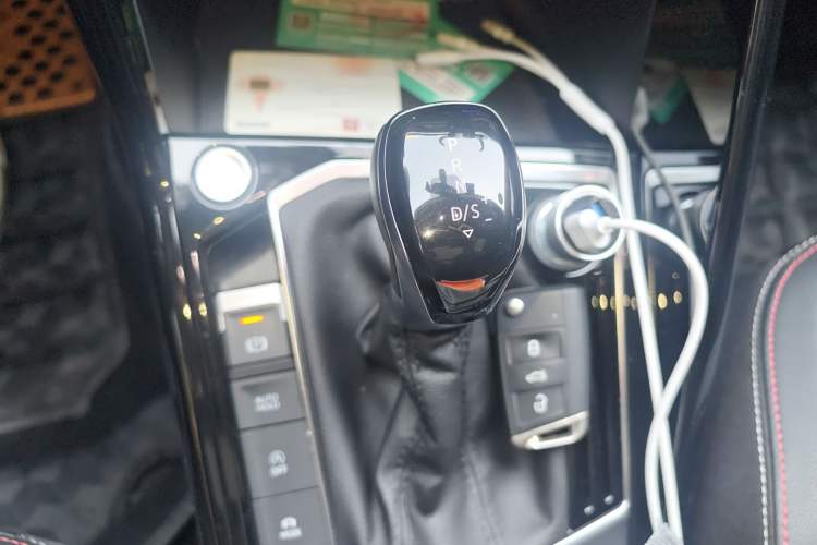 Used Volkswagen Tayron 2020 330TSI Two-Wheel Drive Luxury Smart Connectivity Version
