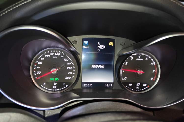 Used Mercedes-Benz C-Class 2015 C 200 L Instrument Cluster