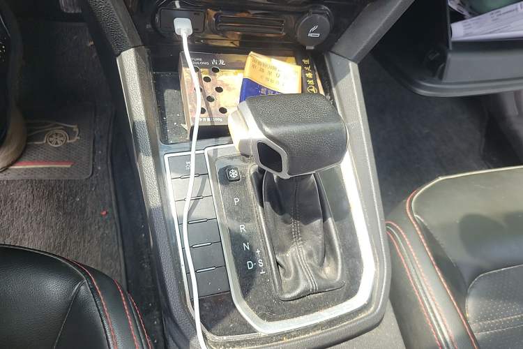 Used FORTHING Joyear S50 2017 1.6L CVT Luxury Model Gear Lever