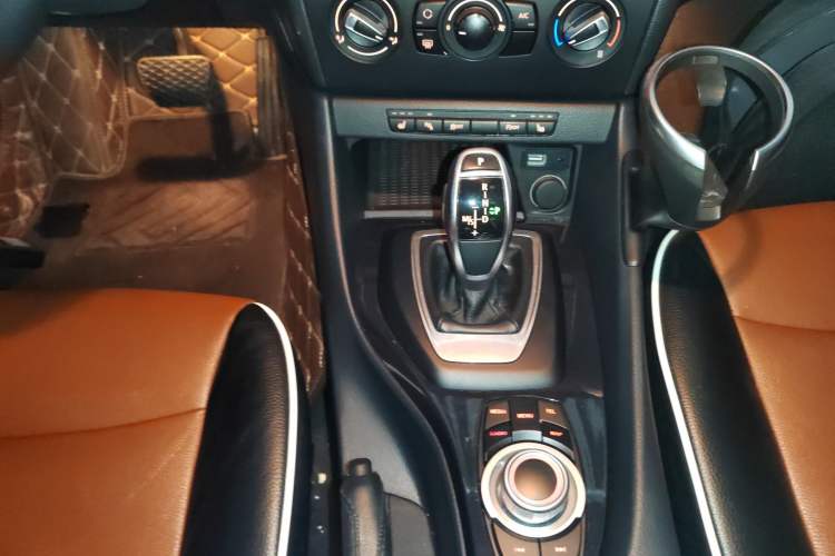 Used BMW X1 2015 sDrive18i Fashion Upgrade Edition Gear Lever