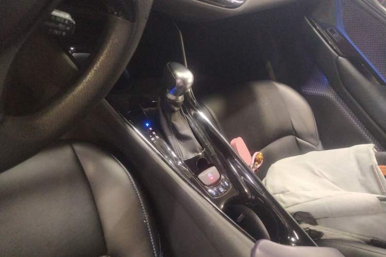 Used Toyota C-HR 2018 2.0L Leading Edition China VI
