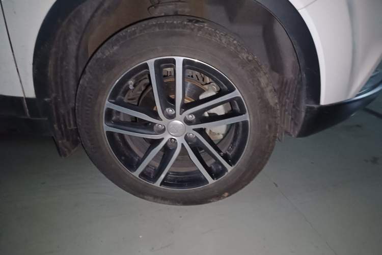 Used Bestune X40 2018 Internet Celebrity Edition 1.6L Manual Connected Smart Cool Type Right Front Wheel Hub