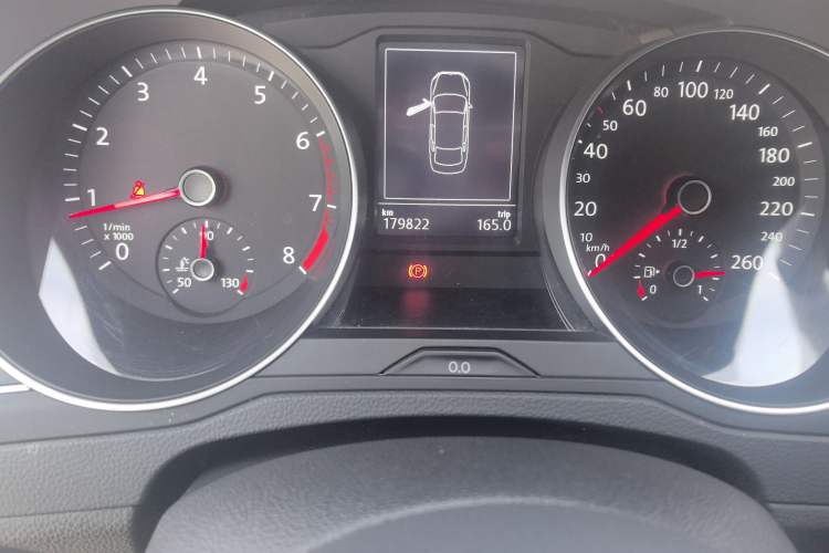 Used Volkswagen Magotan 2020 280TSI DSG Comfort Edition Odometer Close Up