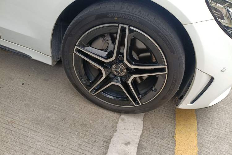 Used Mercedes-Benz C-Class 2021 C 260 Star Edition Right Front Wheel Hub