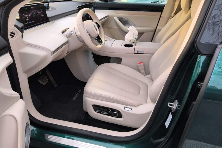 Used Hima Luxeed R7 2026 Model Range-Extending Max Left Front Seat