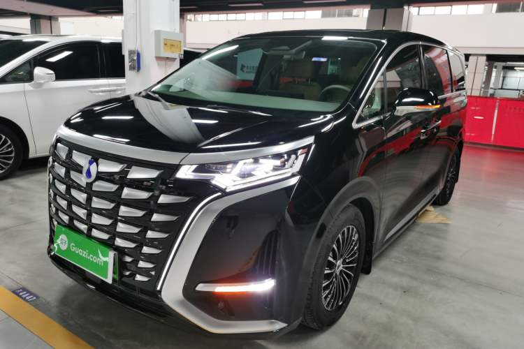 Used Denza D9 2023 DM-i 965 Luxury Model