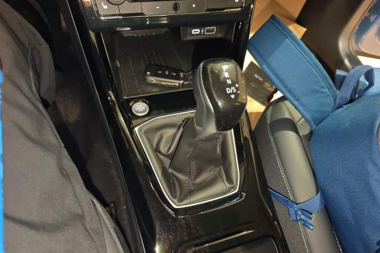 Used Volkswagen Tharu 2025 NewRui 300TSI Prestige Edition
