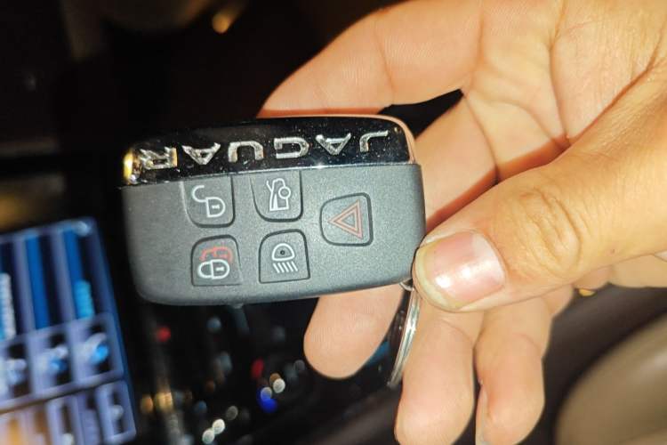 Used Jaguar XJ 2014 XJL 3.0 SC Two-Wheel-Drive Panoramic Business Edition