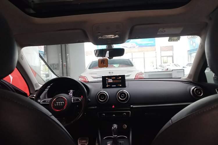 Used Audi A3 2016 Limousine 35 TFSI Style Edition Headliner