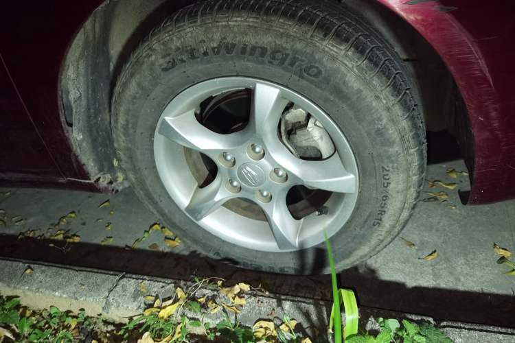 Used Geely Auto Classic Emgrand 2012 Hatchback 1.5L Manual Chao Yue Huimin Model Right Front Wheel Hub