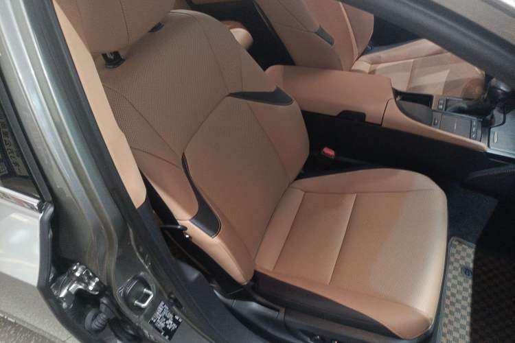 Used Lexus ES 2021 300h Excellence Edition