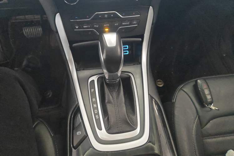 Used Ford Edge 2016 EcoBoost 245 Two-Wheel-Drive Titanium 7-Seater