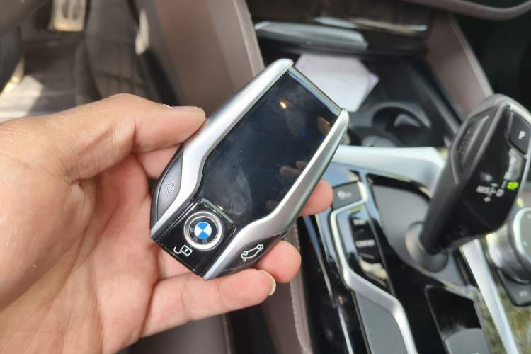 Used BMW 5 Series 2019 525Li M Sport Package Vehicle Key