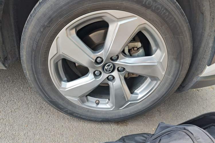 Used Toyota RAV4 2022 2.0L CVT Two-Wheel Drive Fashion Edition
