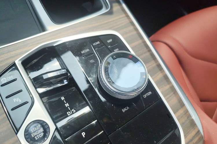 Used BMW X5 2023 xDrive 40Li M Sport Night Edition Package Gear Lever