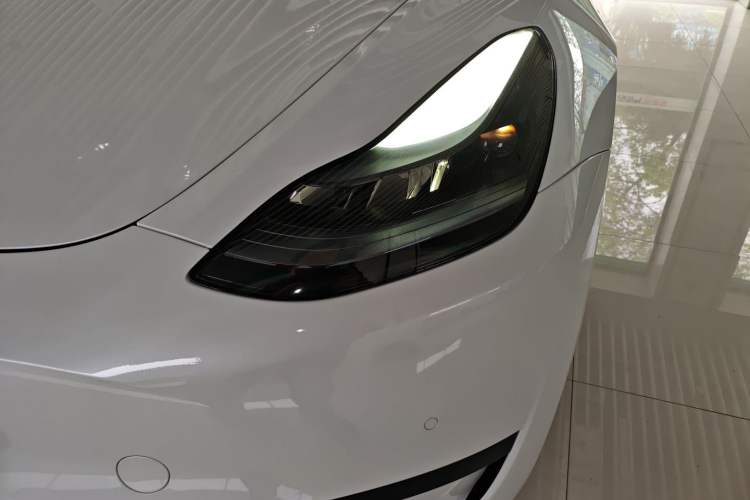 Used Tesla Model Y 2023 Rear-Wheel-Drive Version
