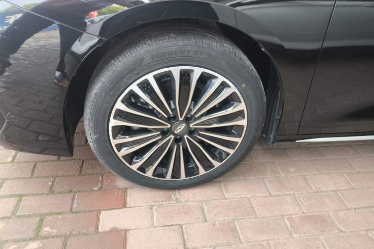 Used Chery Fengyun A8L 2025 1.5 TGDI 145 km Luxury Version