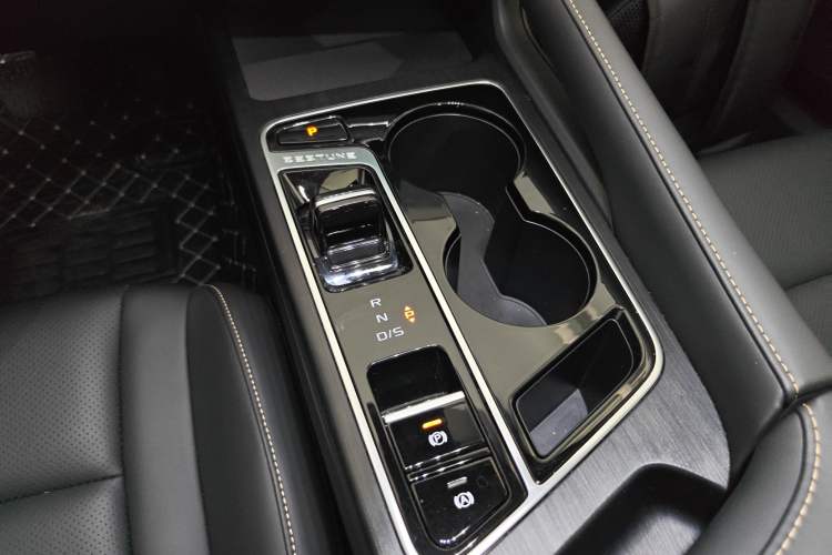 Used Bestune B70 2025 Dragon Edition 1.5T Enjoyment Model Gear Lever