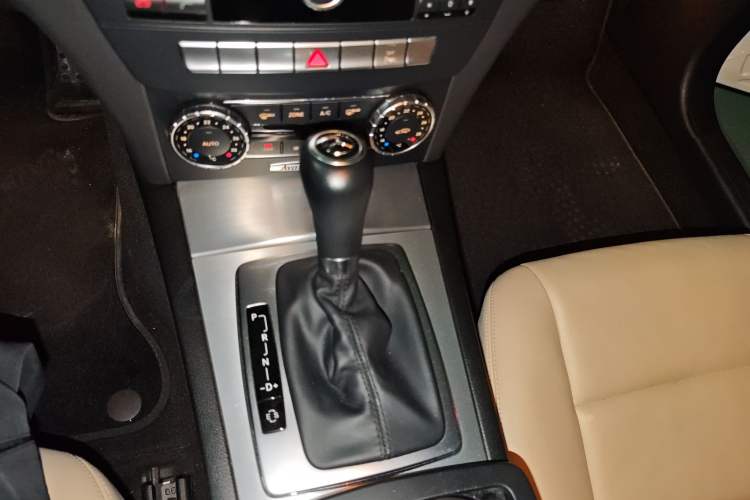 Used Mercedes-Benz C-Class 2011 C 200 Fashion Travel Edition
