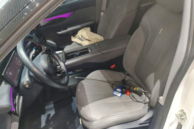 Used Lynk & Co 07 2024 EM-P 126 Long-Range Ultra Left Front Seat