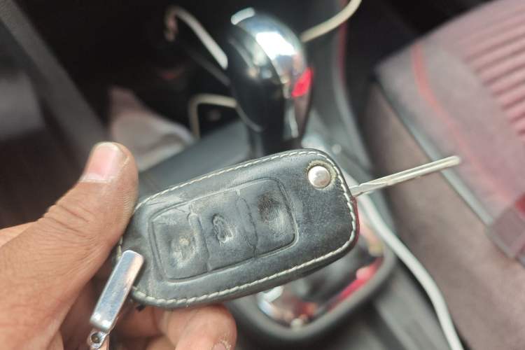 Used Volkswagen Jetta 2015 Value Edition 1.6L Automatic Fashion Version Vehicle Key