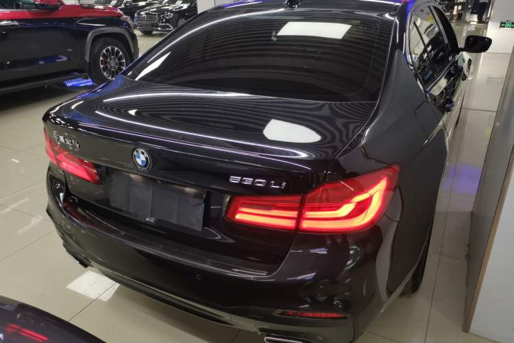 Used BMW 5 Series 2018 530Li Luxury Edition M Sport Package
