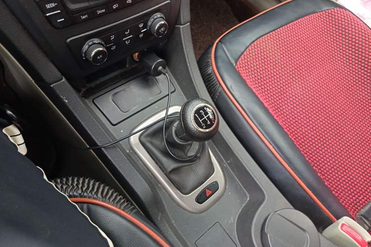 Used BAIC Senova D50 2014 1.5L manual standard version
