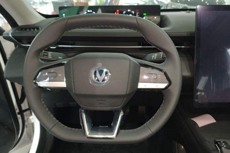 Used Changan Eado 2025 Blue Whale 1.5T 500Bar Prestige Model