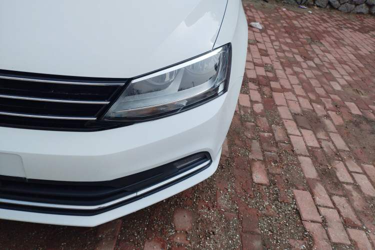 Used Volkswagen Sagitar 2015 230TSI Automatic Comfort Version
