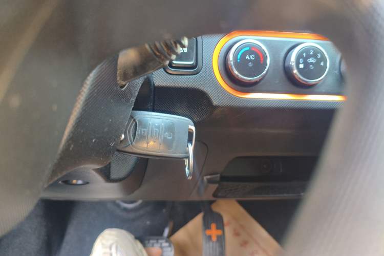 Used Wuling Hongguang MINIEV 2020 Freedom Version Lithium Iron Phosphate Vehicle Key