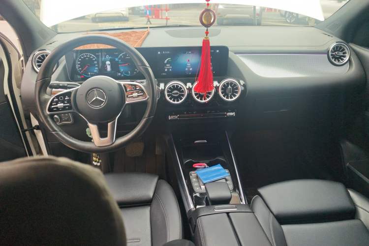 Used Mercedes-Benz GLA 2020 GLA 200 Center Console