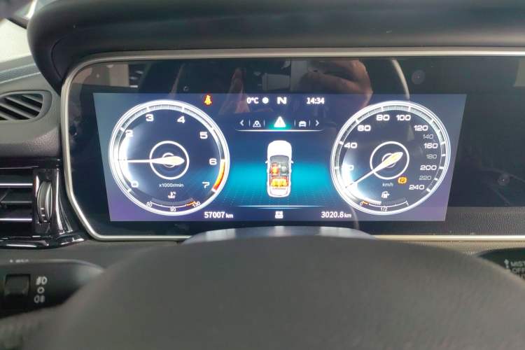 Used Hongqi HS5 2022 Facelifted Version 2.0T Smart Connect Flagship All-Wheel-Drive Edition
