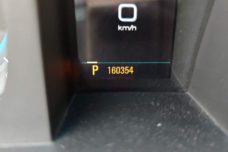 Used Buick GL8 2011 3.0L GT Luxury Business Haoya Edition Odometer Close Up