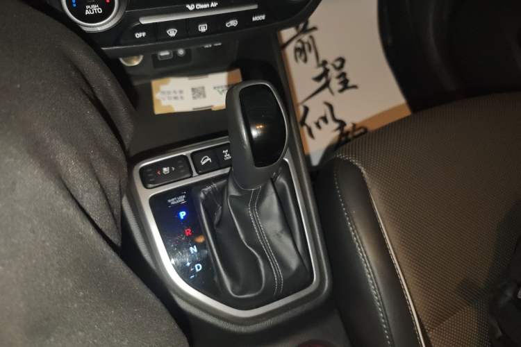 Used Hyundai ix25 2015 2.0L Automatic 4x4 Deluxe DLX