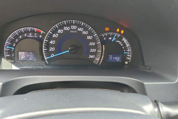 Used Toyota Camry 2016 2.0G 10th Anniversary Leading Edition Odometer Close Up