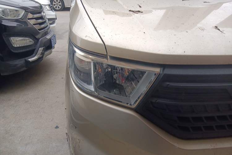 Used Wuling Hongguang V 2019 1.5L Jingqu Version China VI LAR
