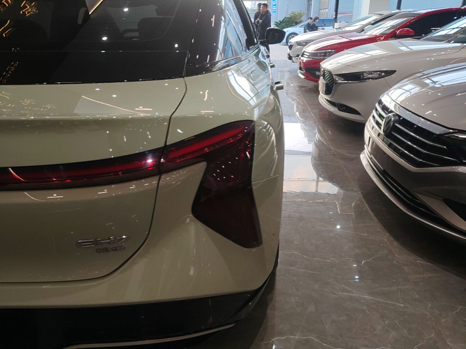 Hongqi EH7 2024 600 Pro Glory Edition — снимка 9