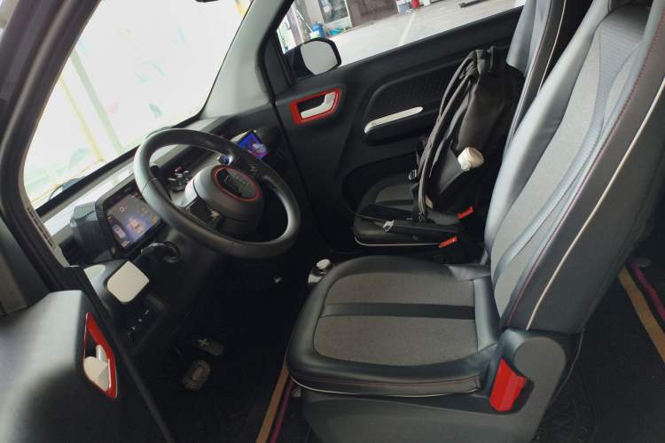 Used Wuling Hongguang MINIEV 2022 GAMEBOY 200km Gaming Edition with Lithium Iron Phosphate Left Front Seat