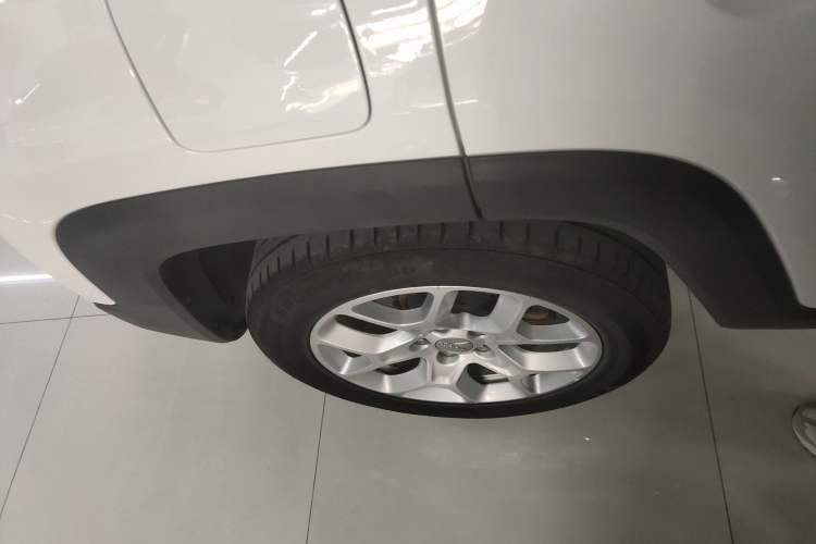 Used Jeep Renegade 2017 180T Automatic Jingneng Edition Right Rear Wheel Hub