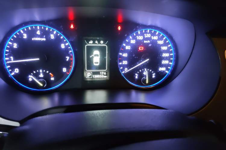 Used Hyundai Mistra 2014 1.8L Automatic Smart GLS Odometer Close Up