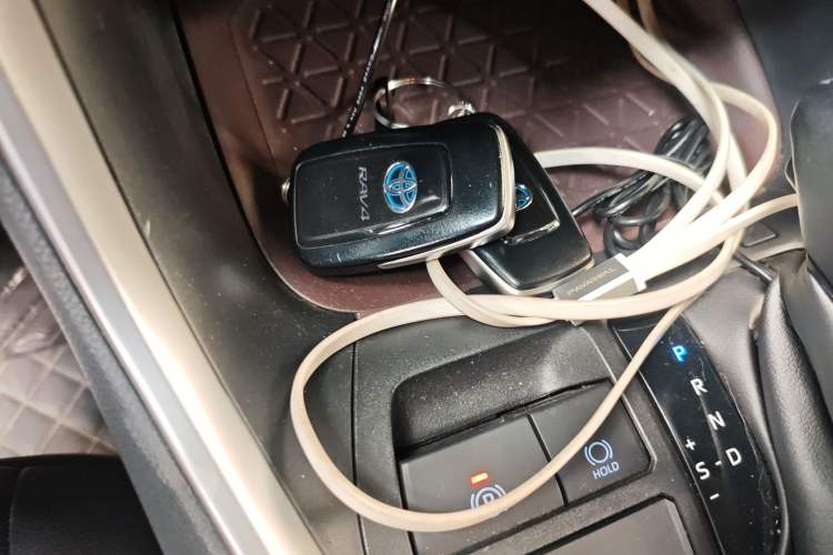 Used Toyota RAV4 2020 Dual-Motor 2.5L E-CVT Four-Wheel Drive Flagship Edition Vehicle Key