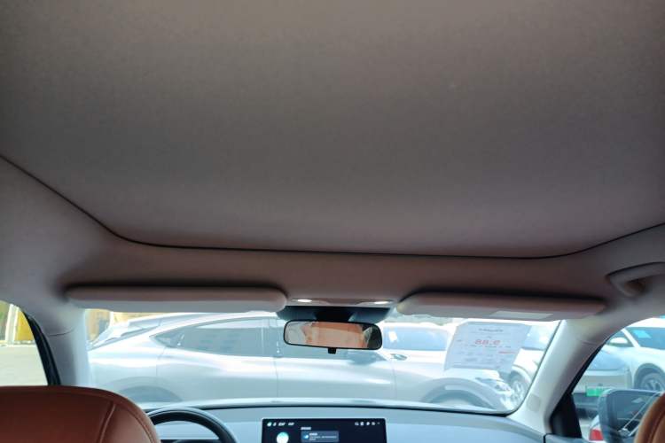 Used AION V 2024 Aion Tyrannosaurus 650 Smart Premium Edition
