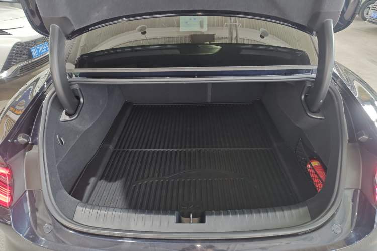 Used Xiaomi Auto SU7 2024 Four-Wheel Drive Ultra-Long Range Advanced Intelligent Driving Max Edition