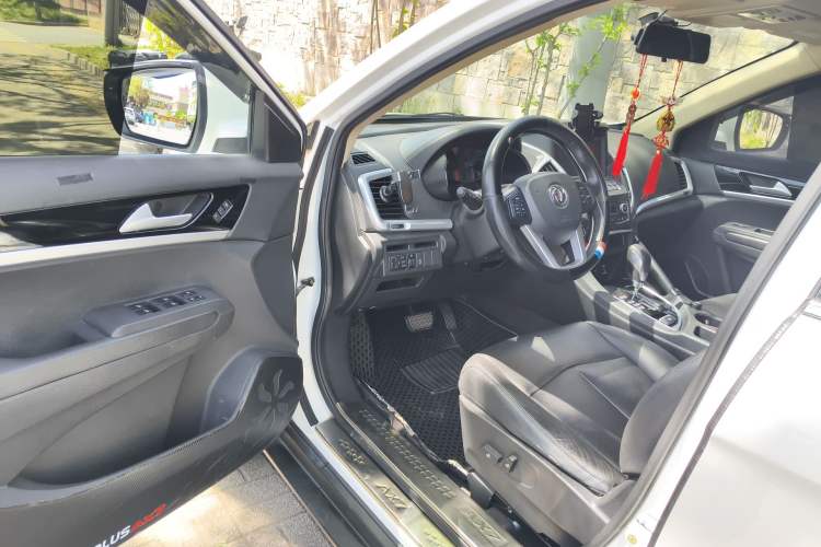 Used Dongfeng Aeolus AX7 2015 2.3L Automatic ZhiZun Version
